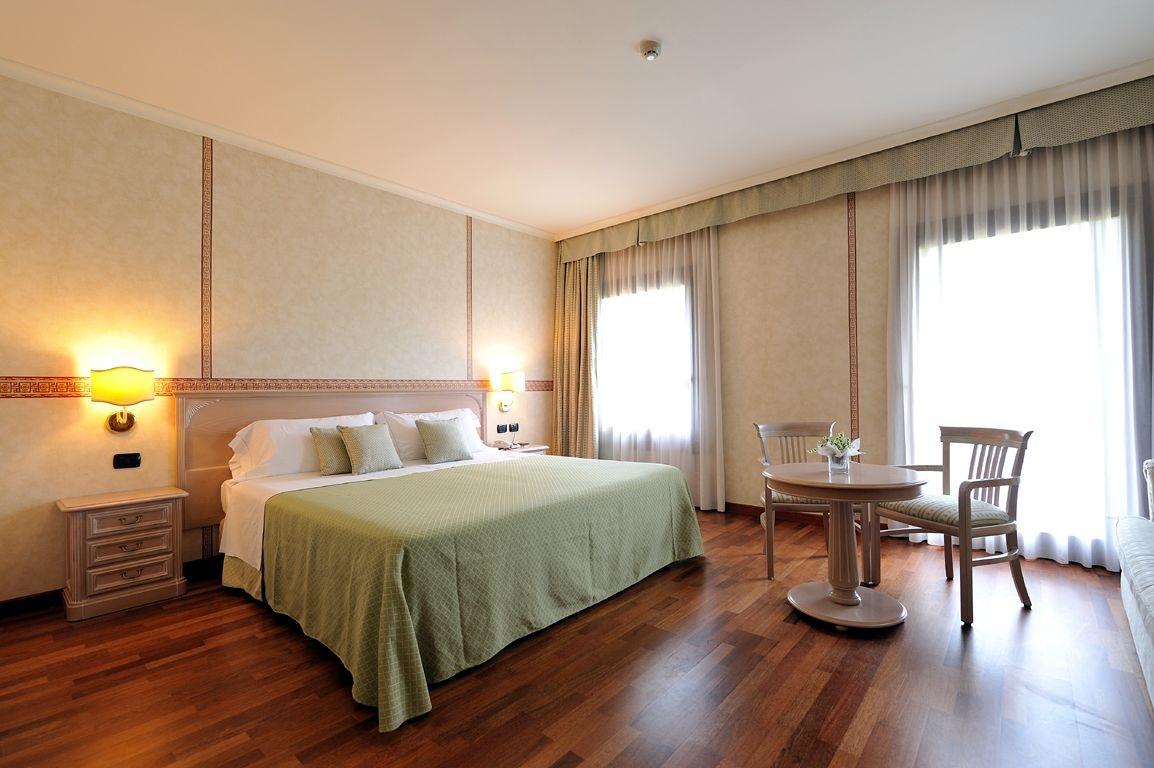 Hotel Roxy Plaza 4*