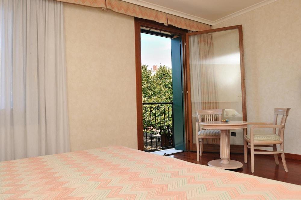 Hotel Roxy Plaza 4*