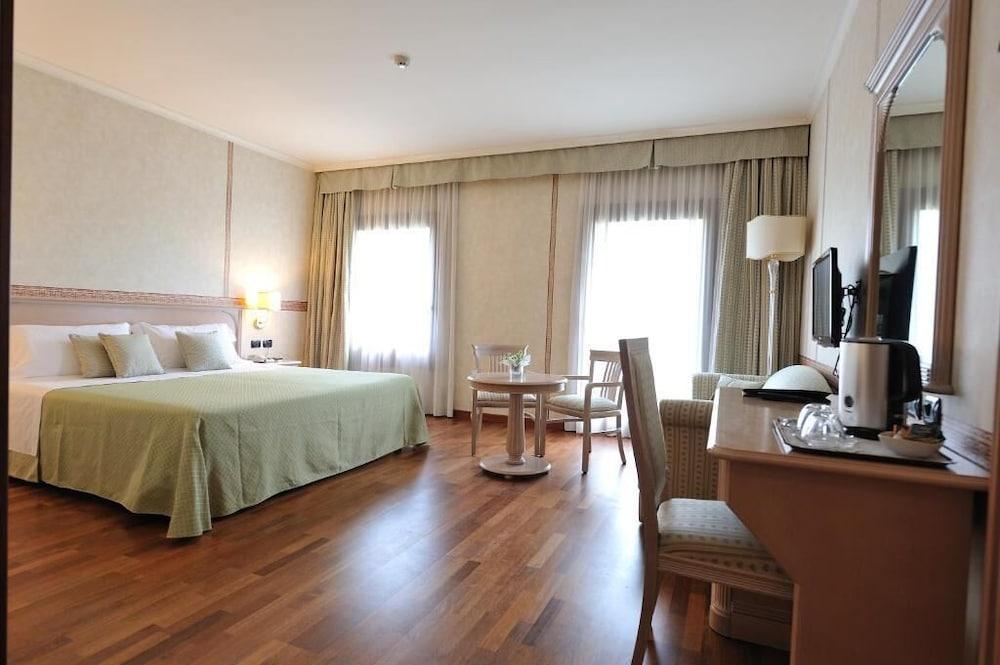 Hotel Roxy Plaza 4*