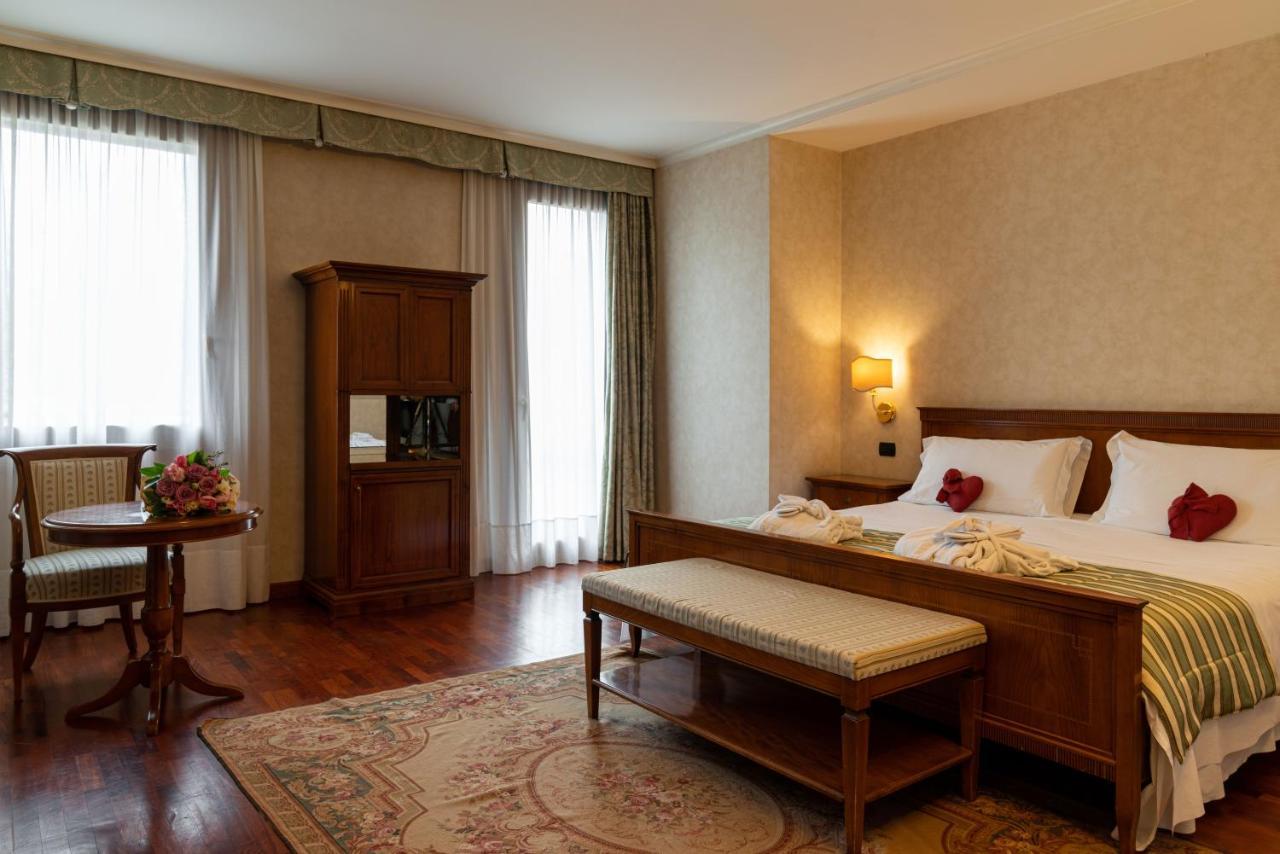 Hotel Roxy Plaza 4*