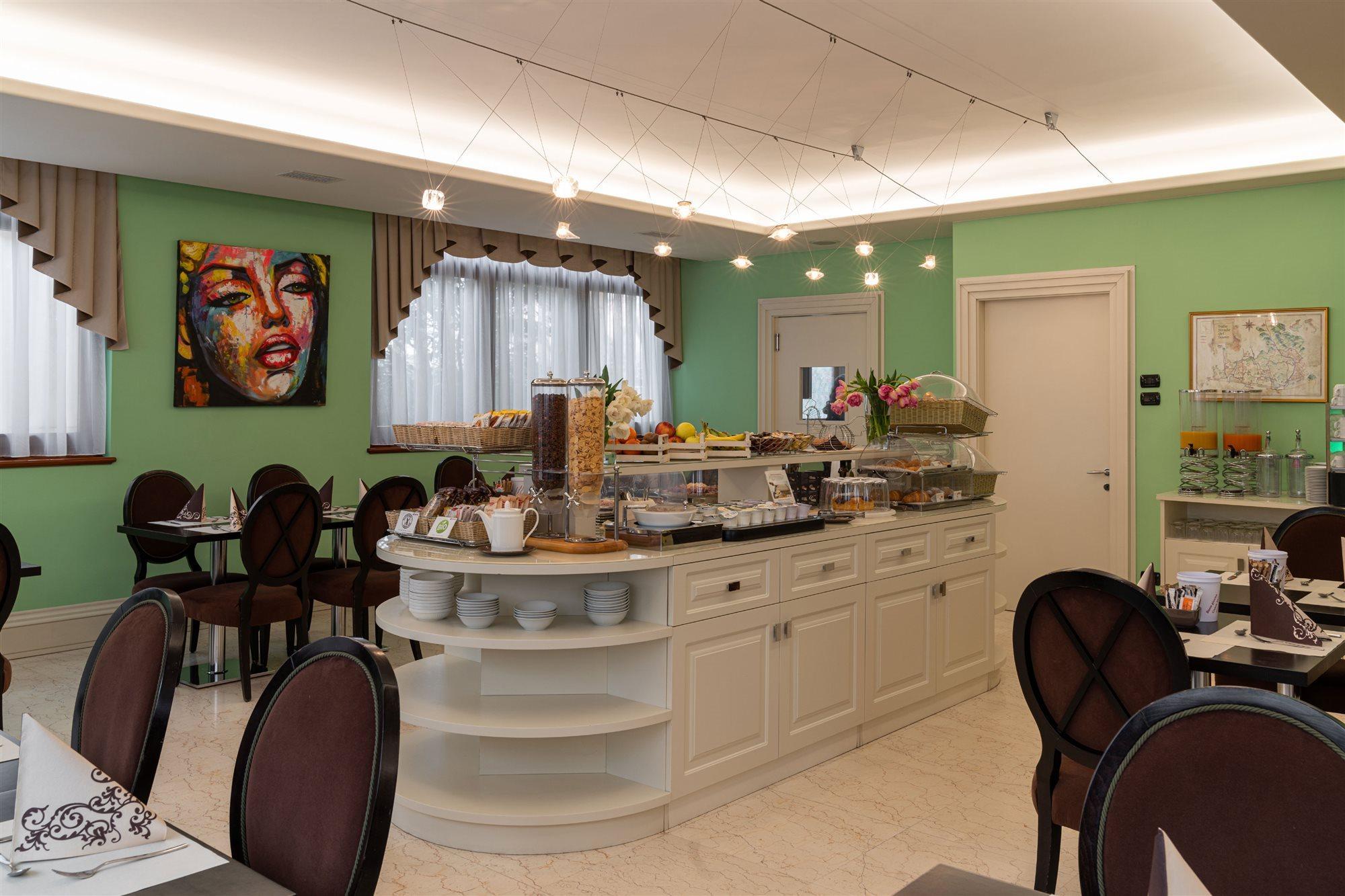 Hotel Roxy Plaza 4*