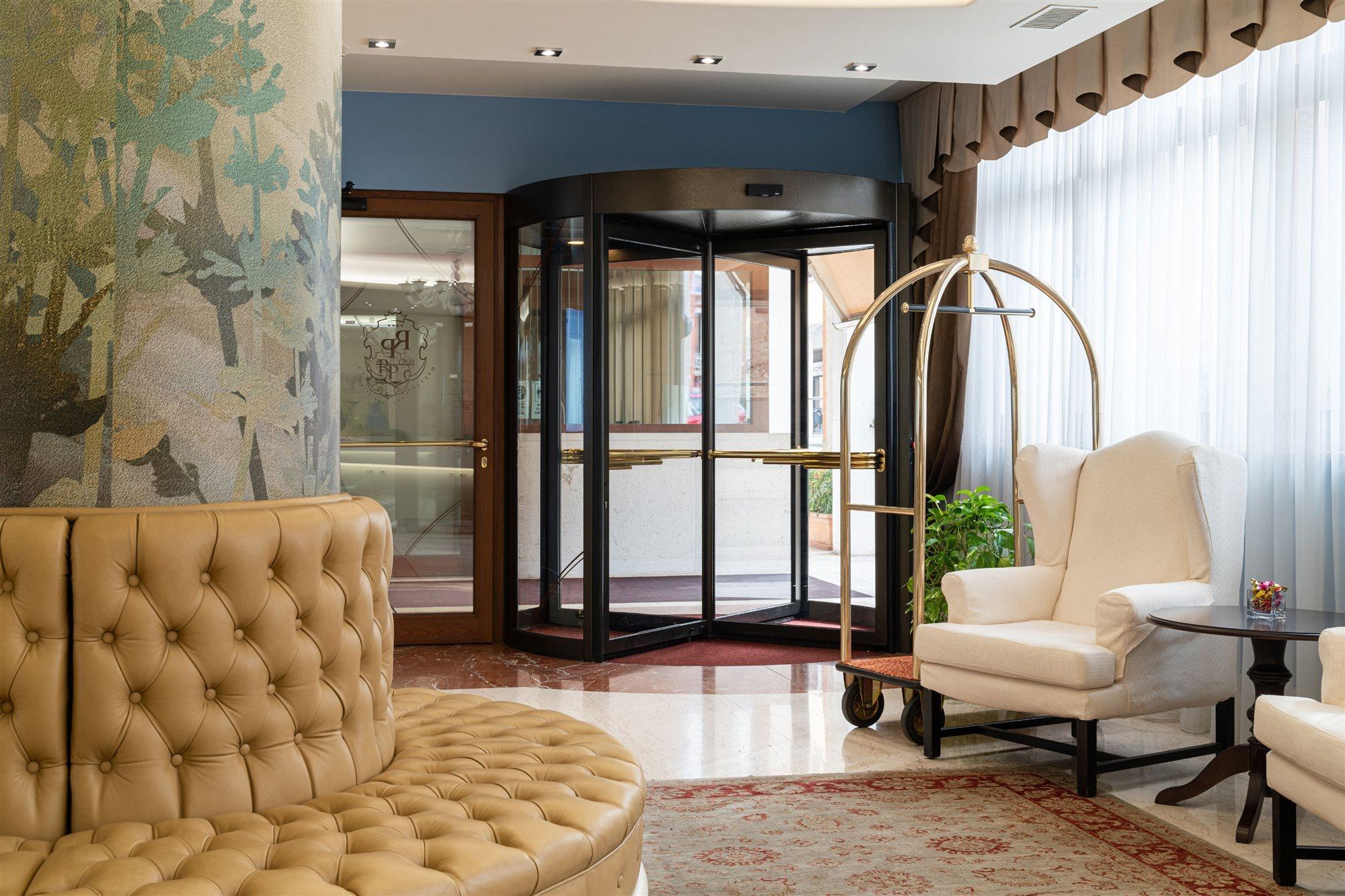 Hotel Roxy Plaza 4*
