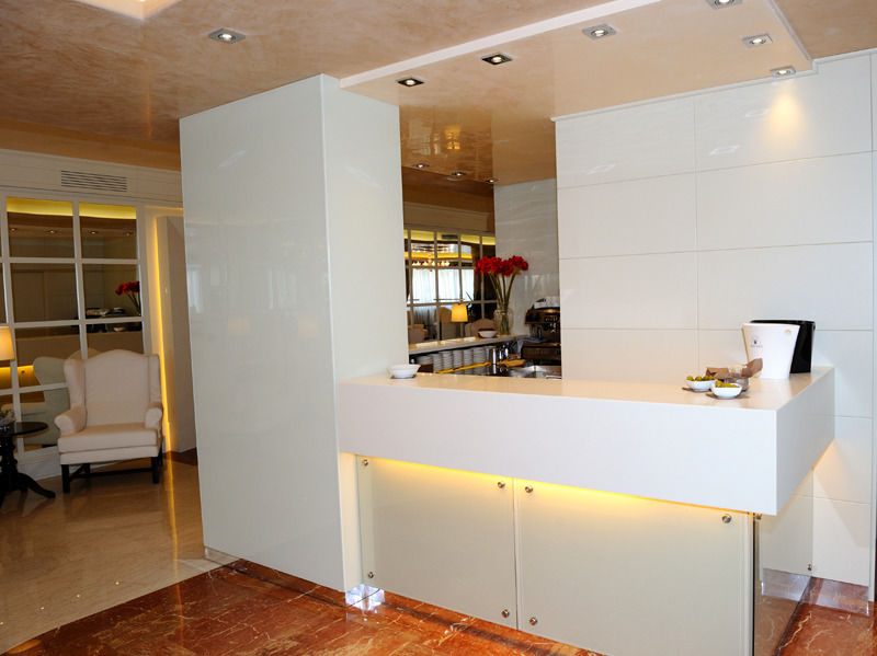 Roxy Plaza Hotel 4*