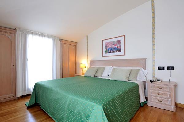 Hotel Roxy Plaza 4*