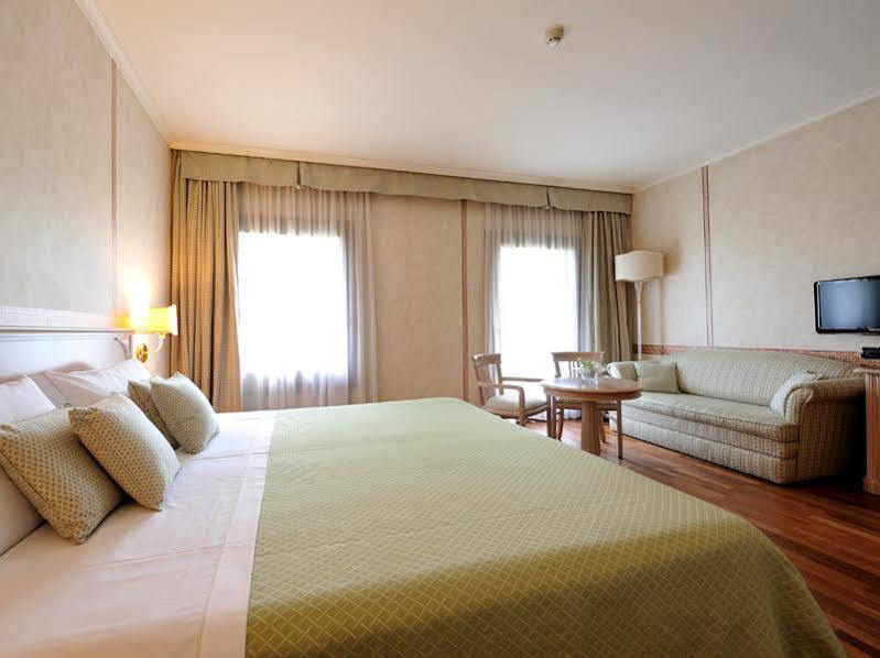 Roxy Plaza Hotel