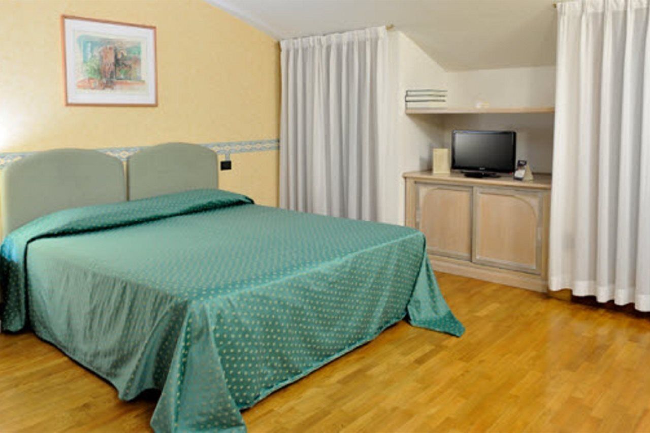 Hotel Roxy Plaza 4*